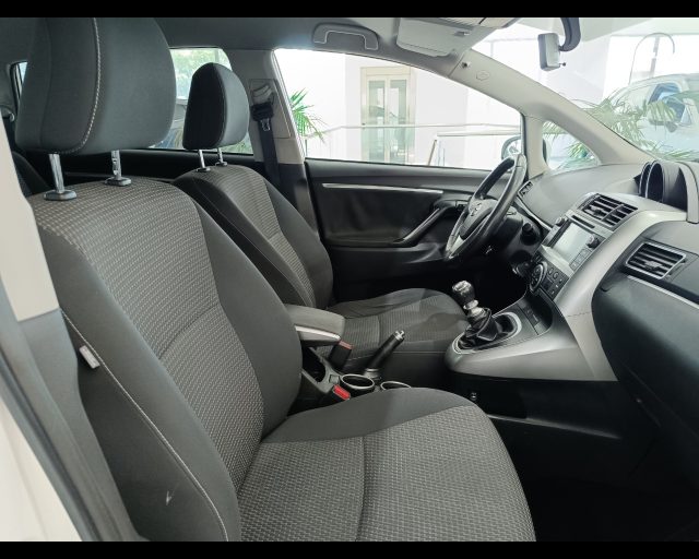 TOYOTA Verso usata, con Servosterzo