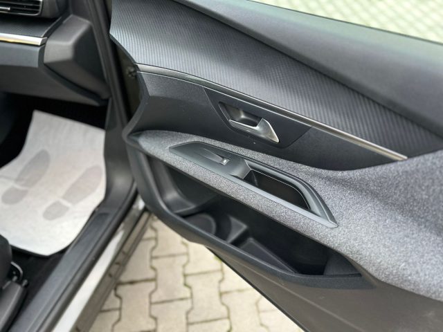PEUGEOT 3008 usata, con Sedili sportivi