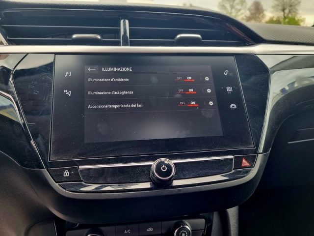 OPEL Corsa usata, con USB