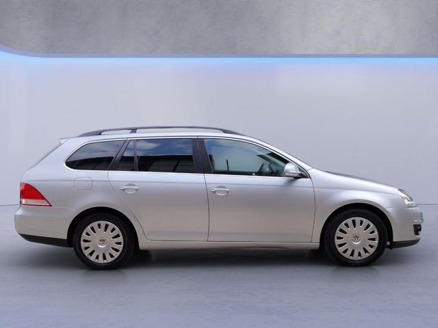 VOLKSWAGEN Golf usata, con Hill holder