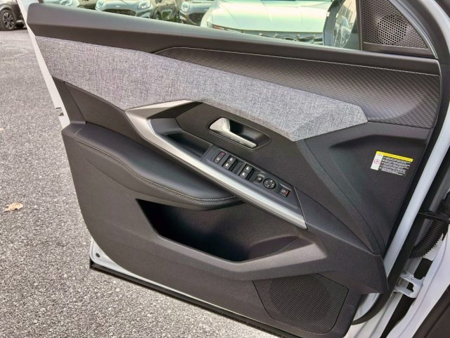 PEUGEOT 3008 usata, con Sensori di parcheggio posteriori