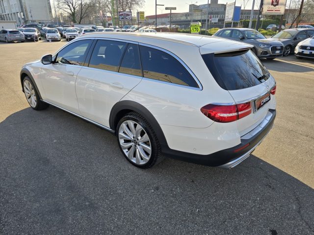 MERCEDES-BENZ E 220 usata, con Airbag laterali