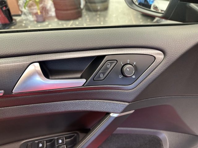 VOLKSWAGEN Golf GTI usata, con Cruise Control