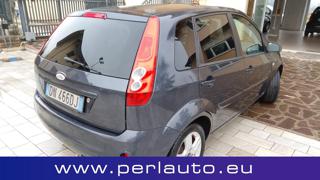 FORD Fiesta usata, con Autoradio