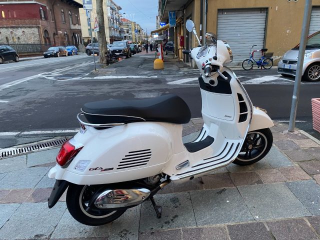 VESPA GTS 300 Super usata 6