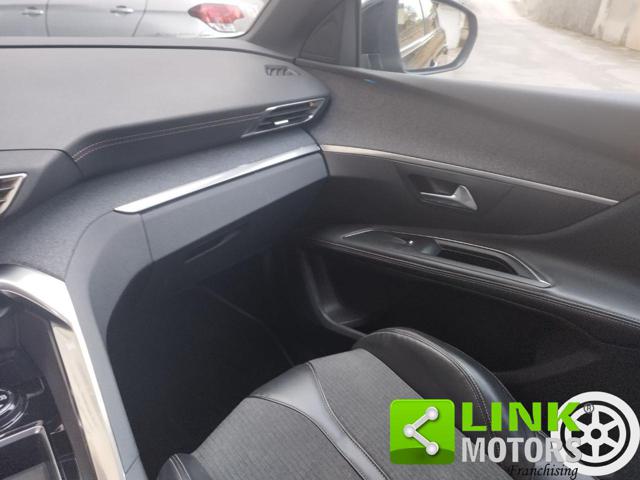 PEUGEOT 5008 usata, con Volante in pelle