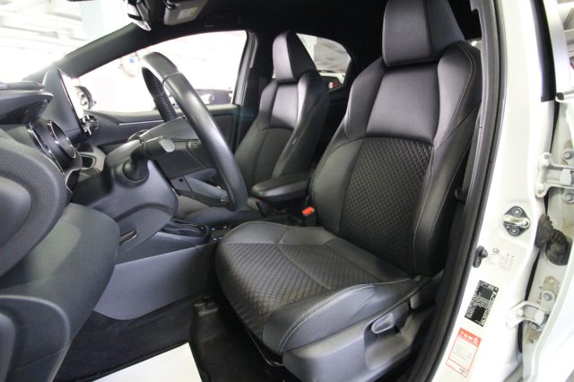TOYOTA Yaris usata, con Specchietti laterali elettrici