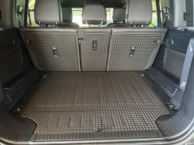 LAND ROVER Defender usata, con Bluetooth