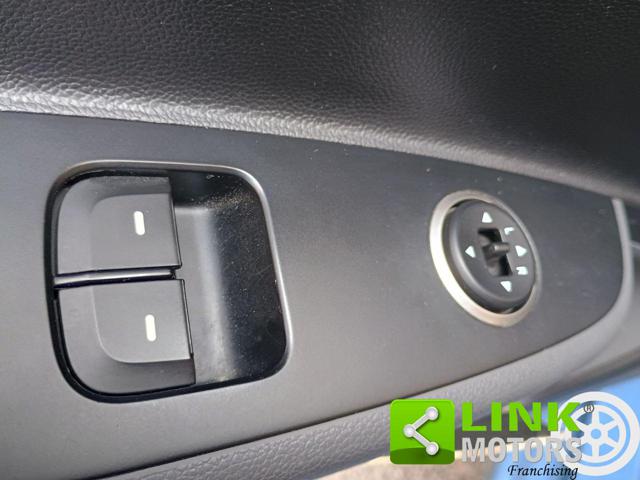 HYUNDAI i10 usata, con Sensori di parcheggio posteriori