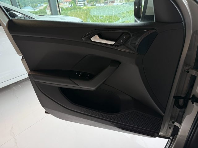VOLKSWAGEN T-Cross usata, con Autoradio