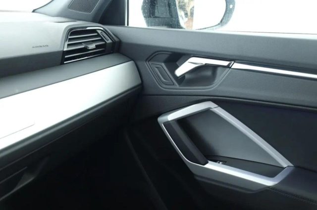 AUDI Q3 usata, con Volante in pelle