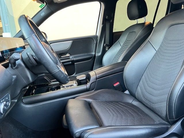MERCEDES-BENZ GLB 180 usata, con Climatizzatore
