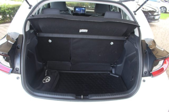 TOYOTA Yaris usata, con Servosterzo