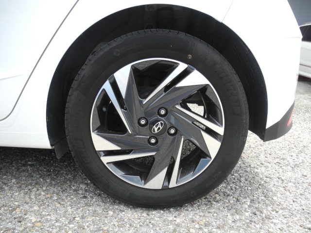 HYUNDAI i20 usata, con Volante in pelle