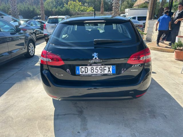 PEUGEOT 308 usata, con Boardcomputer