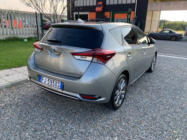 TOYOTA Auris usata, con Autoradio