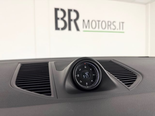 PORSCHE Macan usata, con Park Distance Control