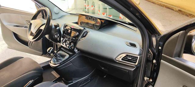 LANCIA Ypsilon usata, con MP3
