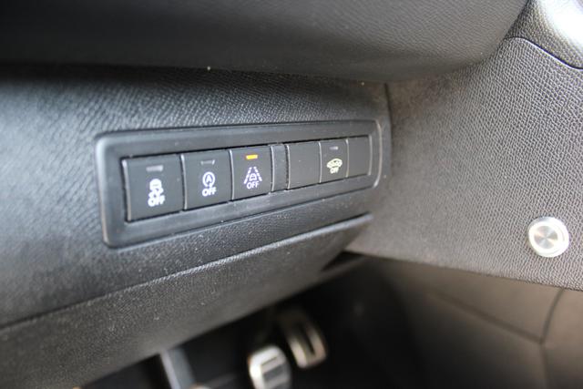 PEUGEOT 308 usata, con Touch screen