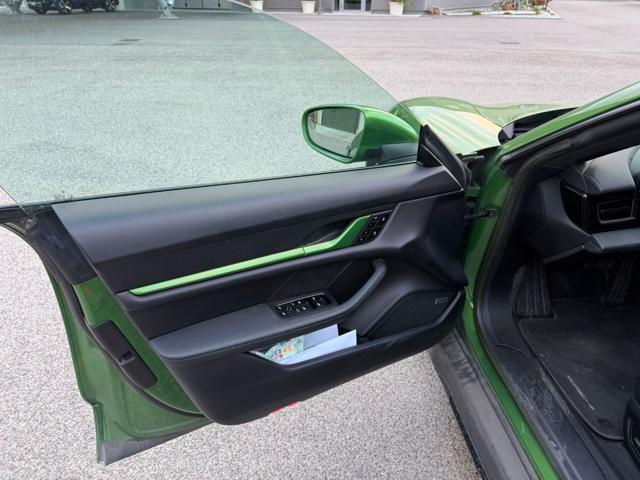 PORSCHE Taycan usata, con Autoradio