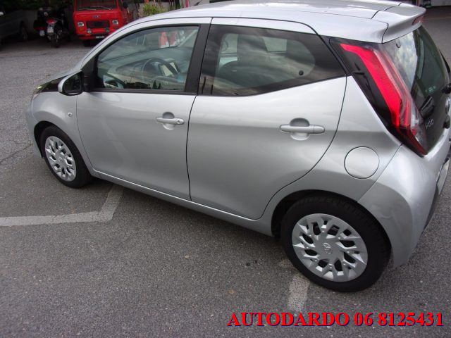 TOYOTA Aygo usata, con Airbag testa