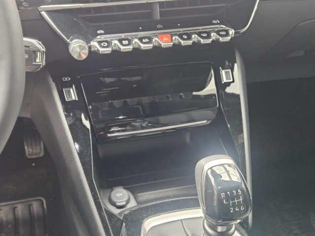 PEUGEOT 2008 usata, con USB
