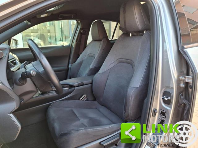LEXUS UX 250h usata, con Boardcomputer