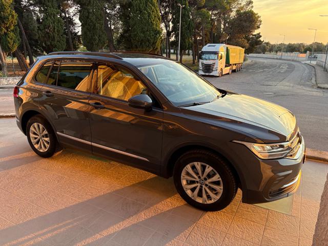 VOLKSWAGEN Tiguan usata, con Airbag laterali