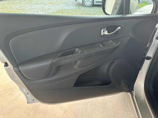 RENAULT Clio usata, con USB