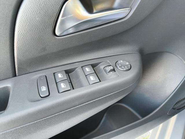 OPEL Corsa usata, con Controllo trazione