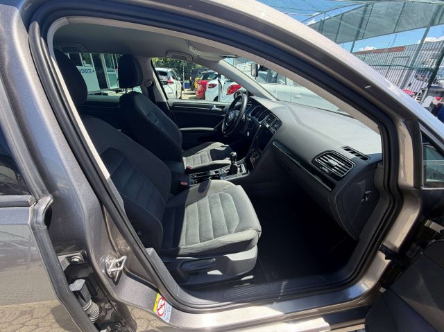 VOLKSWAGEN Golf usata, con Autoradio