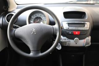 PEUGEOT 107 usata, con Autoradio