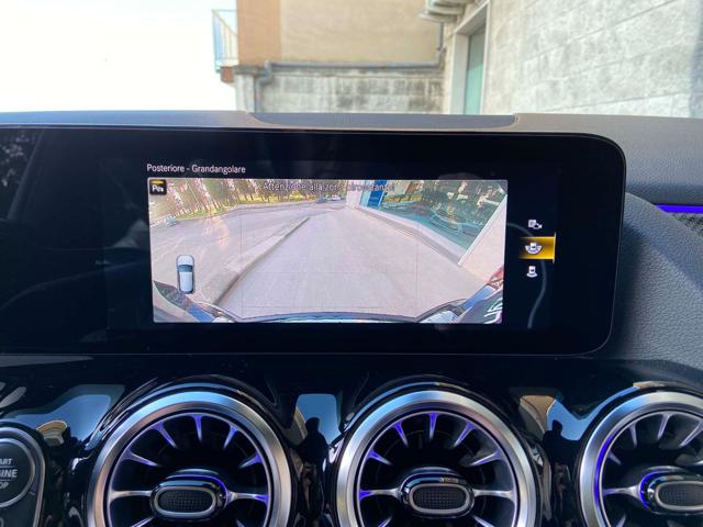 MERCEDES-BENZ GLA 220 usata, con Park Distance Control