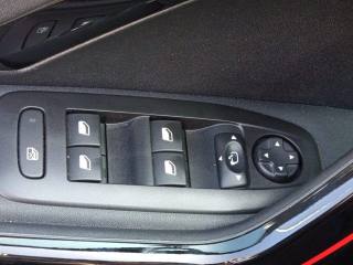 PEUGEOT 2008 usata, con Controllo automatico clima