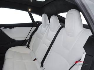 TESLA Model S usata 9