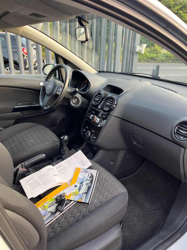 OPEL Corsa usata, con Airbag