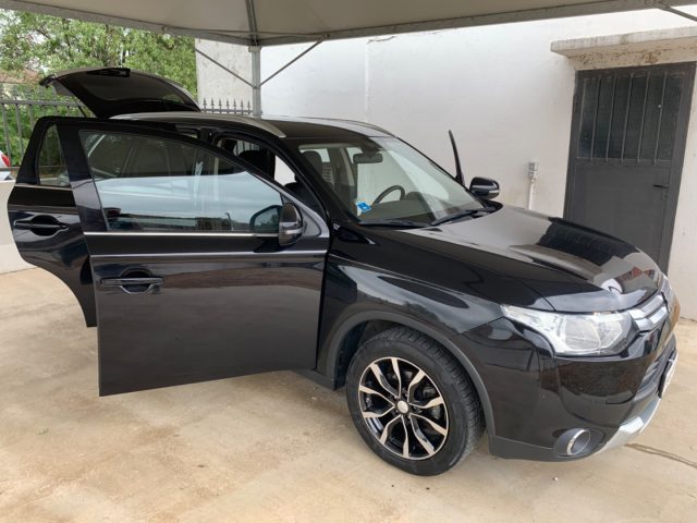 MITSUBISHI Outlander usata, con Leve al volante