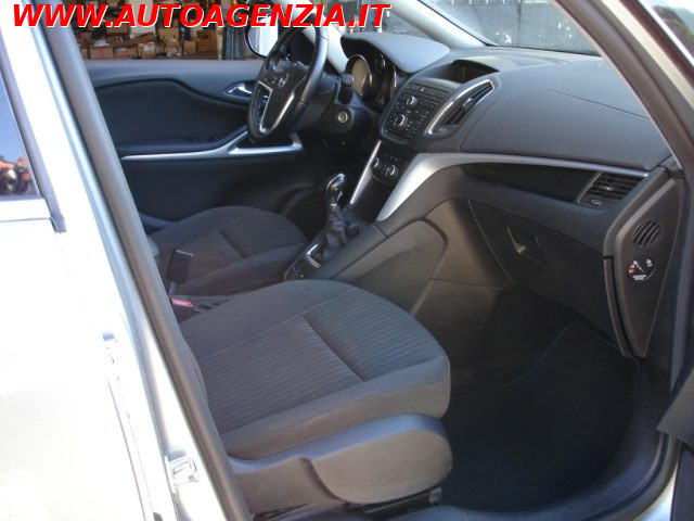 OPEL Zafira Tourer usata 11
