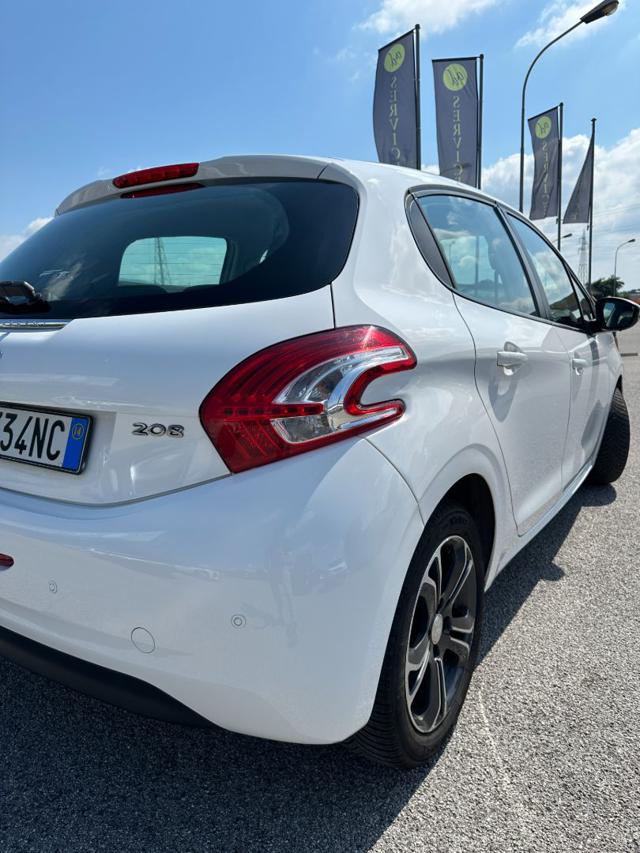 PEUGEOT 208 usata, con Autoradio