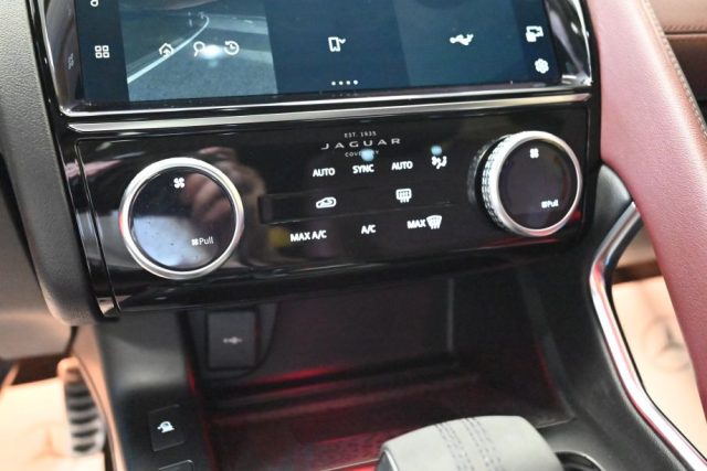 JAGUAR E-Pace usata 46