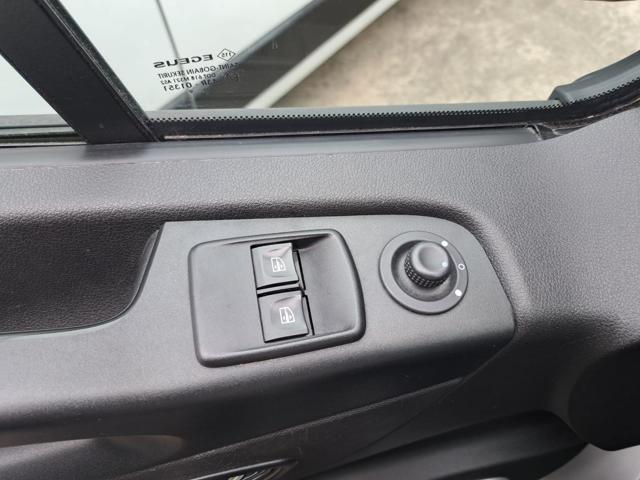 OPEL Vivaro usata 22