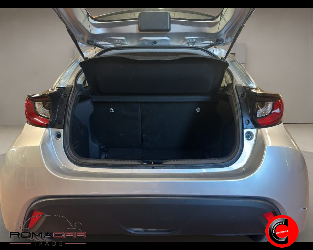 TOYOTA Yaris usata, con Specchietti laterali elettrici