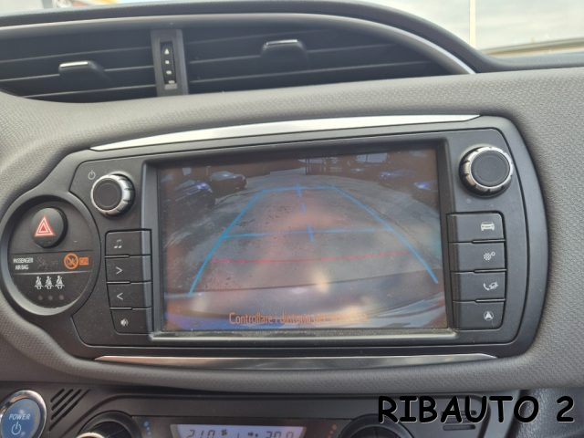 TOYOTA Yaris usata, con Volante multifunzione