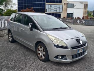 PEUGEOT 5008 usata, con Airbag