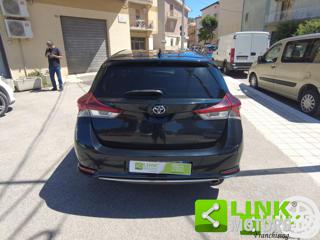 TOYOTA Auris usata 5