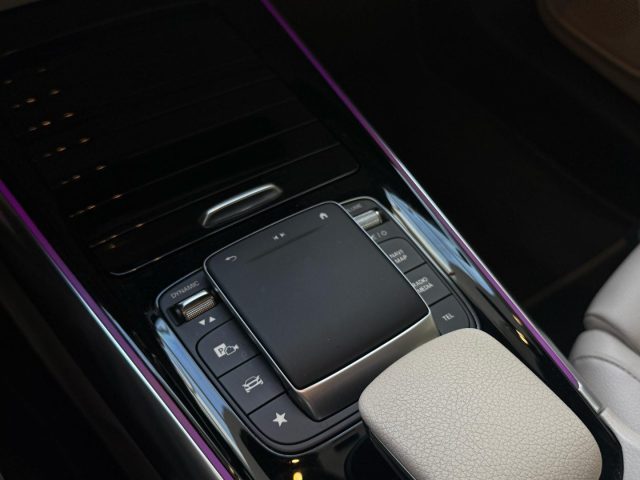 MERCEDES-BENZ GLA 200 usata, con Frenata d