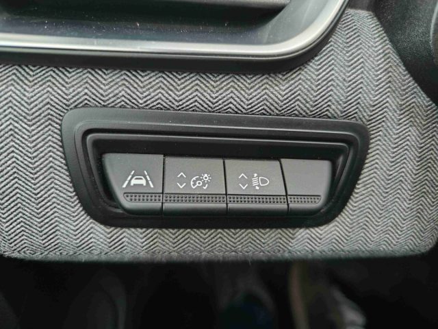 RENAULT Clio usata, con Specchietti laterali elettrici