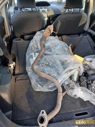 TOYOTA Yaris usata, con Sedile posteriore sdoppiato
