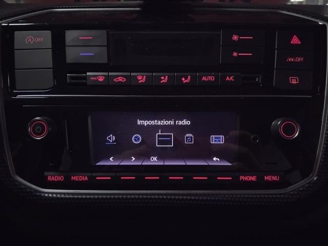 VOLKSWAGEN up! usata 22