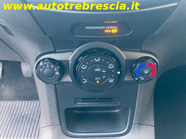 FORD Fiesta usata, con Specchietti laterali elettrici